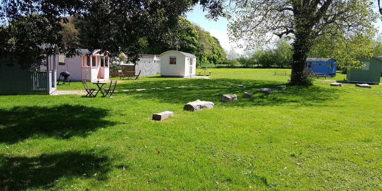 Acorn Camping And Caravan Park Ллантвіт-Мейджор Екстер'єр фото