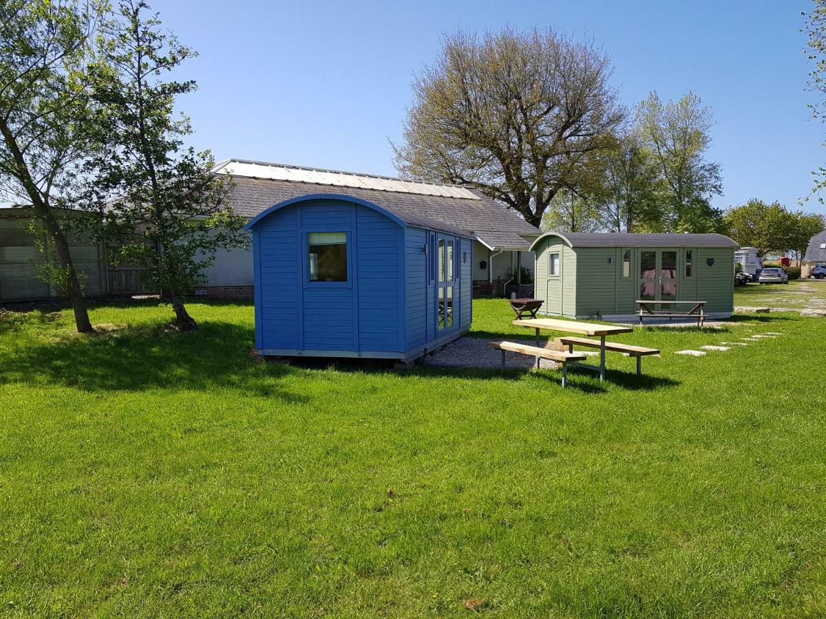 Acorn Camping And Caravan Park Ллантвіт-Мейджор Екстер'єр фото